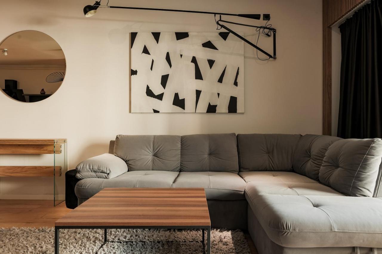 Nest Inn Stiletto Apartment Kolozsvár Kültér fotó