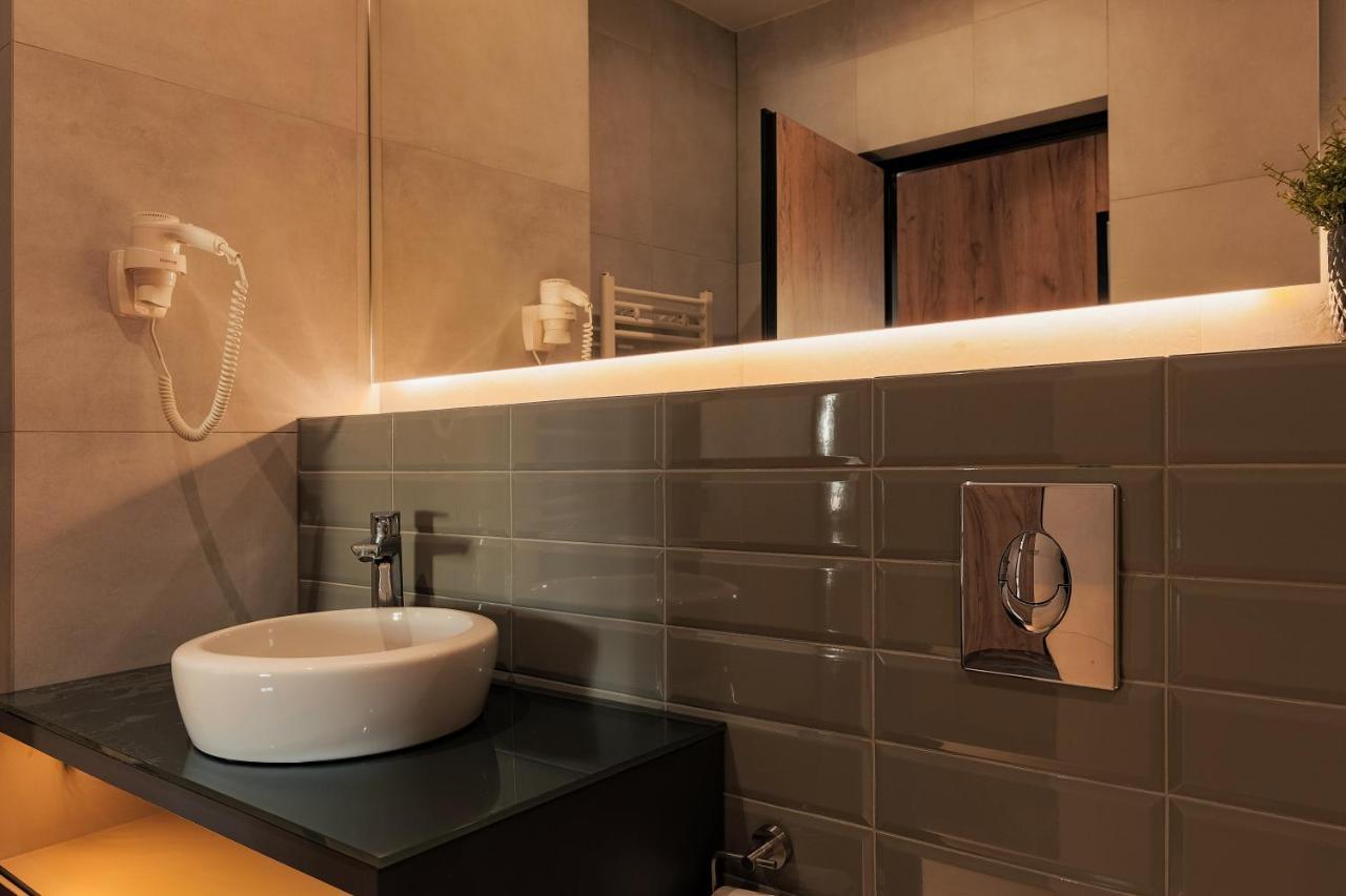 Nest Inn Stiletto Apartment Kolozsvár Kültér fotó