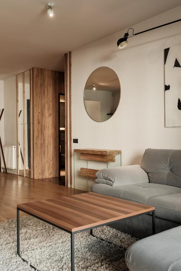Nest Inn Stiletto Apartment Kolozsvár Kültér fotó