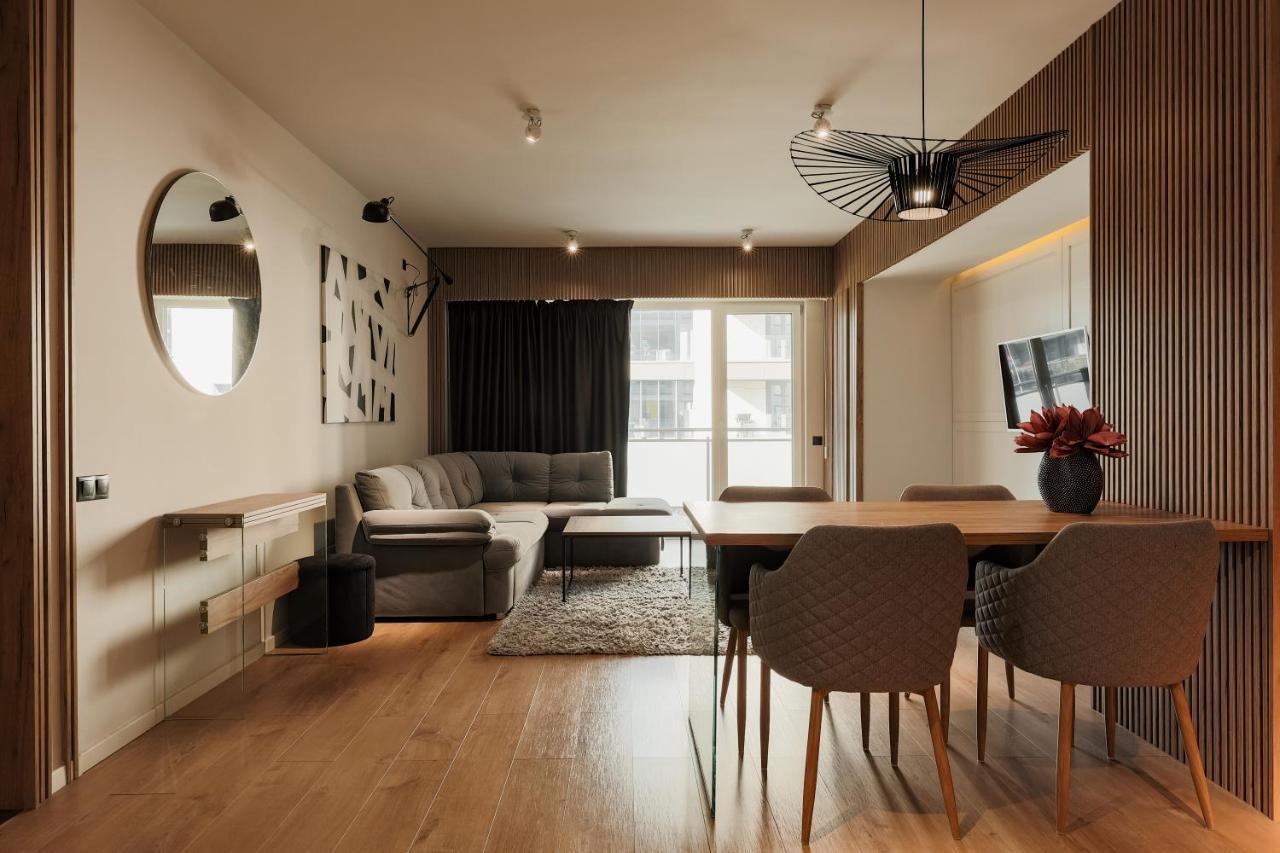 Nest Inn Stiletto Apartment Kolozsvár Kültér fotó