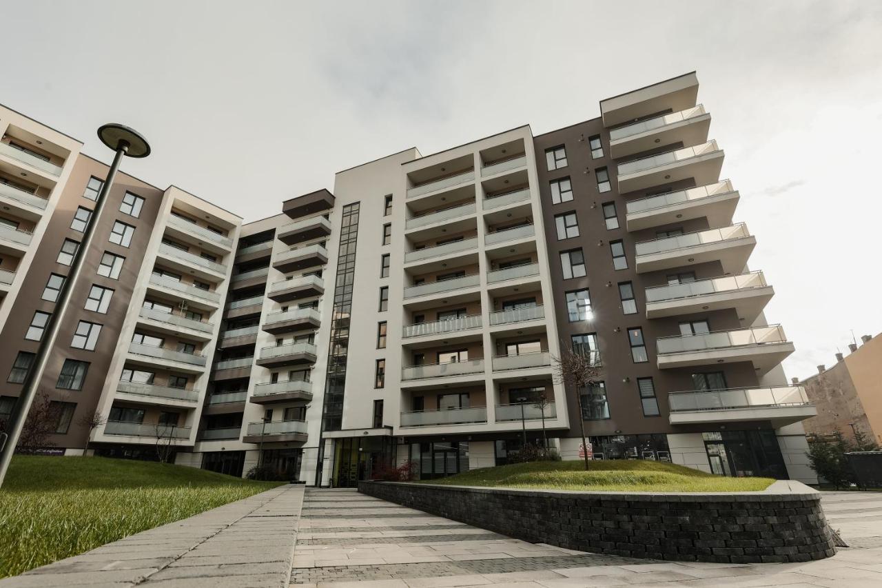 Nest Inn Stiletto Apartment Kolozsvár Kültér fotó